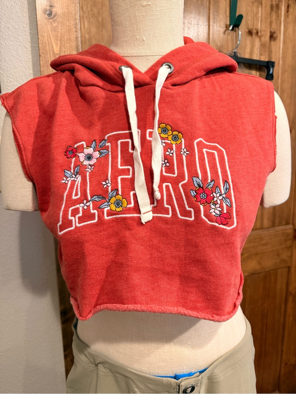 Aeropostale Coral Red Floral Appliqué Cropped Hoodie